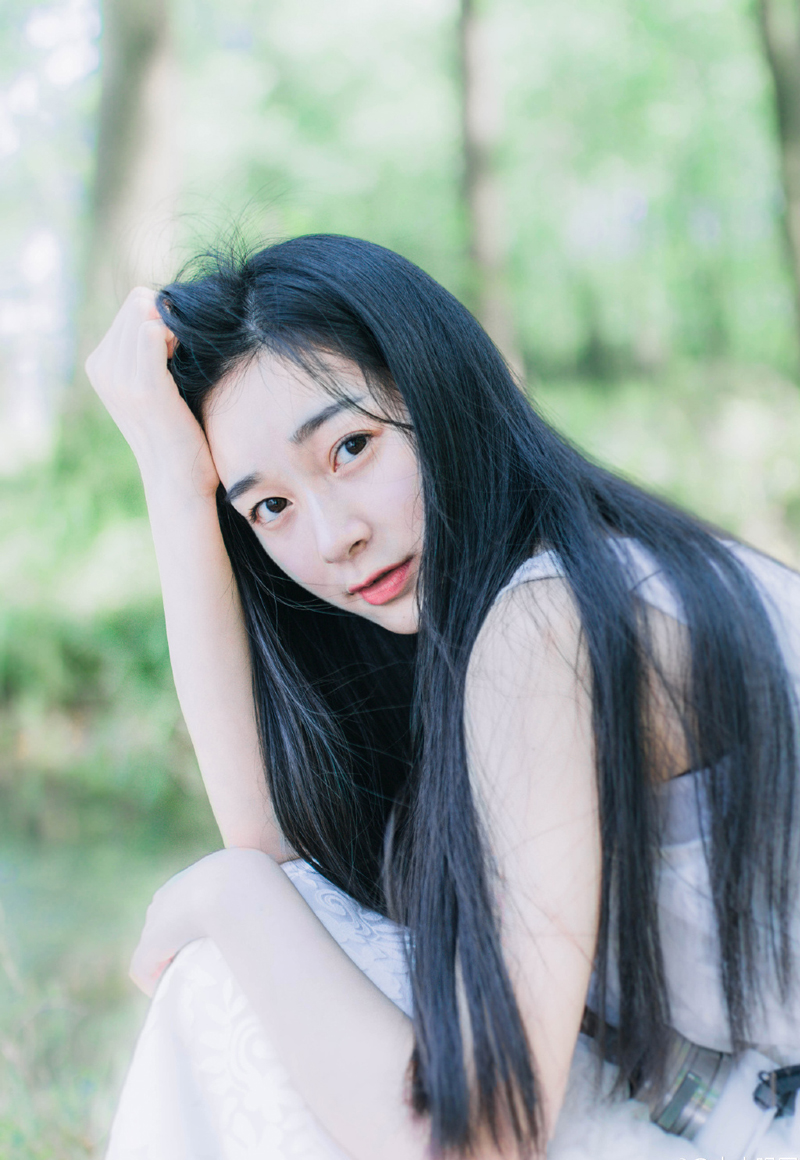 我怪自己太聪明，不该知道的都懂了，所以我很累。